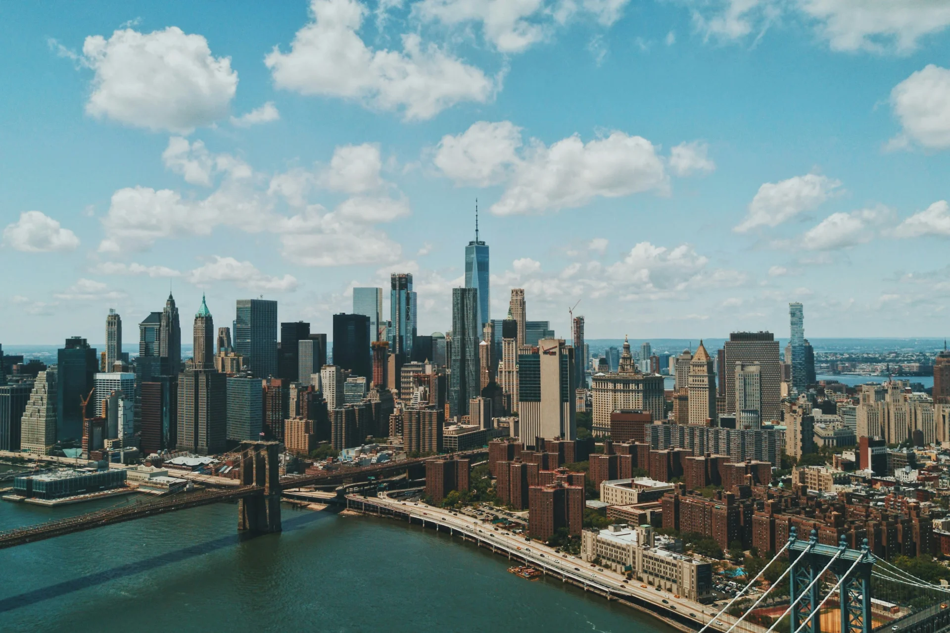 Image of New York City skyline representing the NYC metro area mold inspection service region